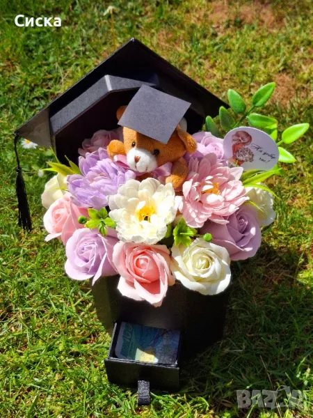 Тематични букети със сапунени цветя и плюшено мече за абитуриенти /абсолвенти, снимка 1