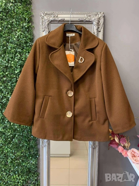 ⭐️Къси дамски палта с хастар и красива брошка , снимка 1