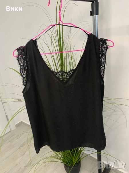 Черен топ с дантела размер S, снимка 1