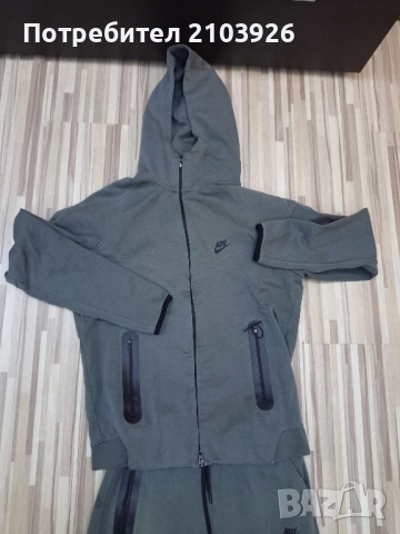 Комплект NIKE TECH , размер S,цена 50лв, снимка 2 - Спортни дрехи, екипи - 51863211