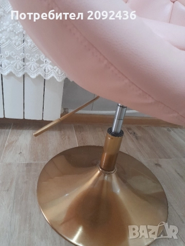 Козметичен въртящ се стол, снимка 4 - Столове - 51777852