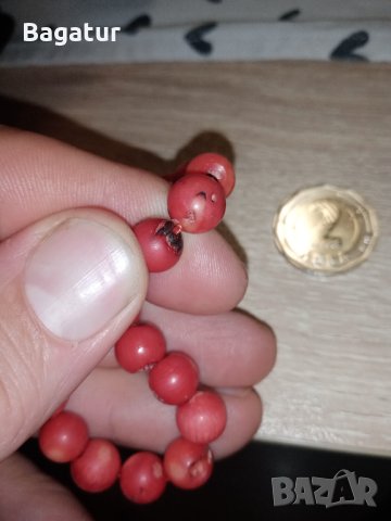 Червен корал стара гривна ластик, снимка 4 - Гривни - 43231944