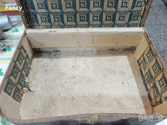 Много старо мукавено куфарче , снимка 12 - Антикварни и старинни предмети - 53387017
