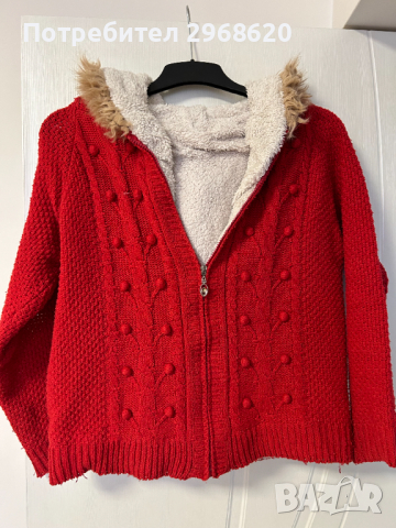 Дамска жилетка става от S/С, М или L/Л 