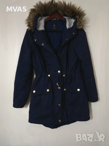 Нова дамска тъмно синя парка S размер