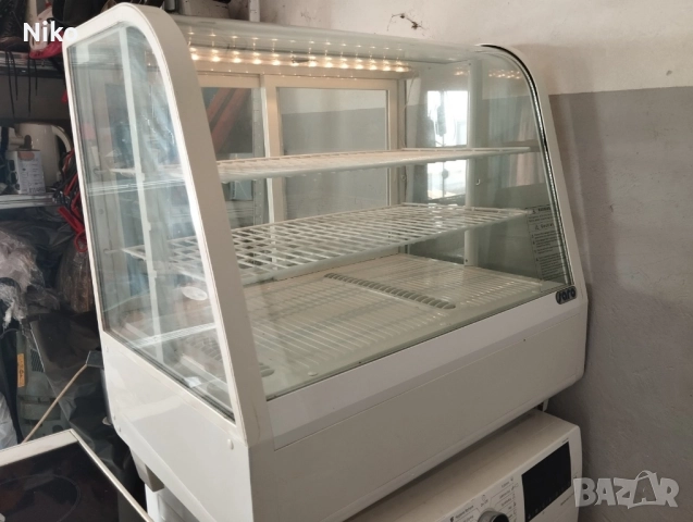 Хладилна витрина Saro