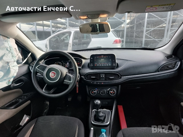 Fiat Tipo 1.4 бензин, 2020 година Седан, На части , снимка 6 - Автомобили и джипове - 51958339