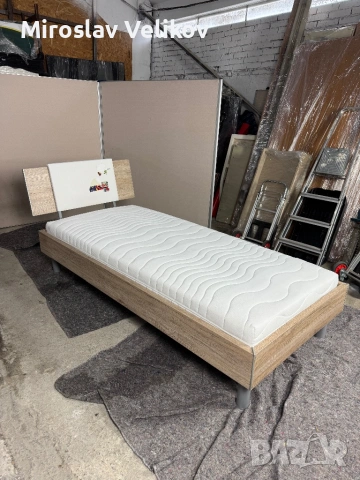 Единично легло 90/200 с матрак в много добро състояние , снимка 2 - Спални и легла - 53471147
