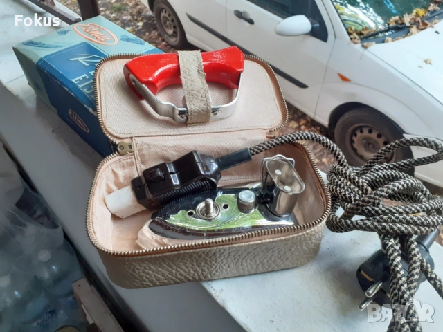 Стара колекционерска електрическа малка туристическа ютия, снимка 6 - Антикварни и старинни предмети - 53294271