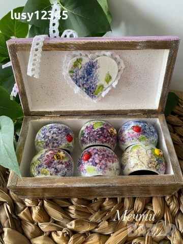 Кутия с шест пръстени за салфетки с люляк, снимка 2 - Декорация за дома - 53051324