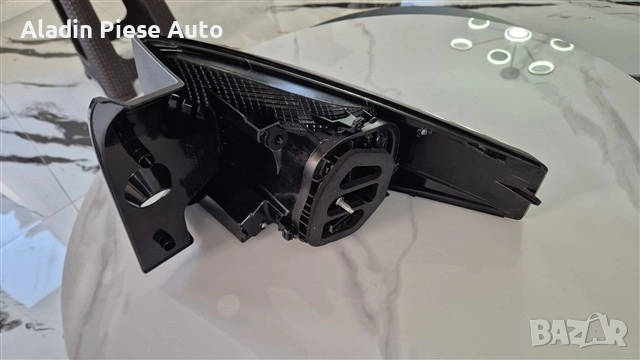 Заден ляв стоп на калника Dacia Duster 3 година 2024 2025 код 265559174R , снимка 2 - Аксесоари и консумативи - 52551026