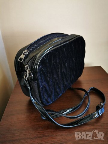 малка черна чанта, снимка 2 - Чанти - 43484007