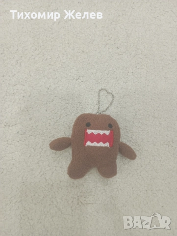 Продавам плюшена играчка Domo Kun