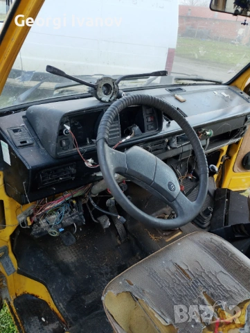 Продава се vw t3 1.6D 4 степена кутия , снимка 4 - Бусове и автобуси - 53420157