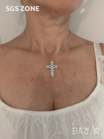Невероятно деликатен сребърен кръст с небесносин топаз, снимка 4 - Колиета, медальони, синджири - 52392722
