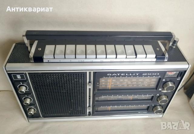 Голямо преносимо радио Grundig Satellit 2100 / Германия, снимка 2 - Радиокасетофони, транзистори - 51920657