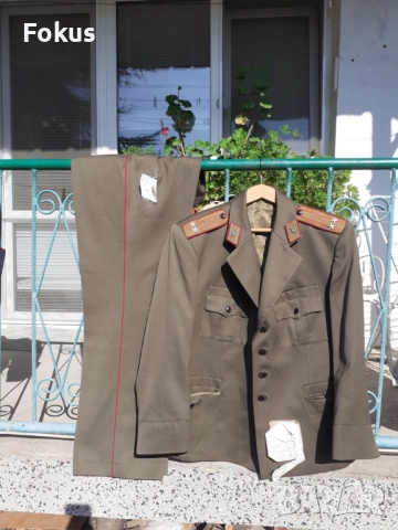 Стара военна СОЦ униформа куртка вензели пагони - като нова