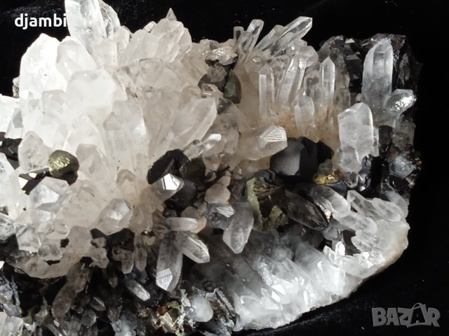 №6,Кварц,Планински кристал,Кварцова друза с халкопирит и сфалерит,Quartz Bulgaria,BGminerals,, снимка 4 - Декорация за дома - 44124682