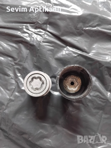 Секретен болт за Форд еко спорт, снимка 3 - Части - 52868953