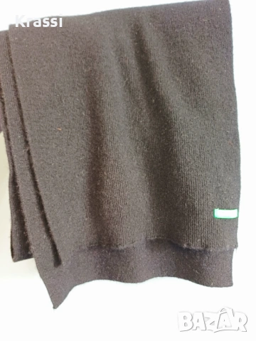 Черен шал с вълна United colors of Benetton , снимка 2 - Шалове - 53138389