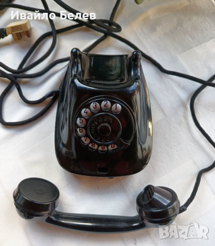 Работещ бакелитов телефон 1963 г. от Телефонен завод Белоградчик, снимка 3 - Антикварни и старинни предмети - 53017960