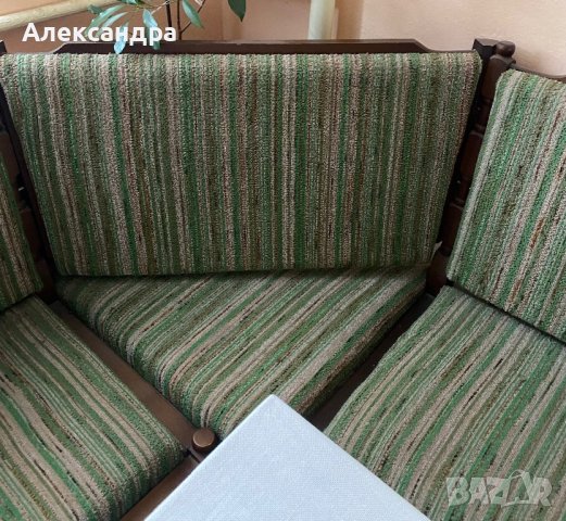 Кухненско обзавеждане  от масивна дървесина с фрезовани елементи