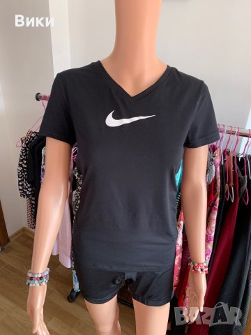 Nike черна дамска тениска, снимка 4 - Тениски - 40745195