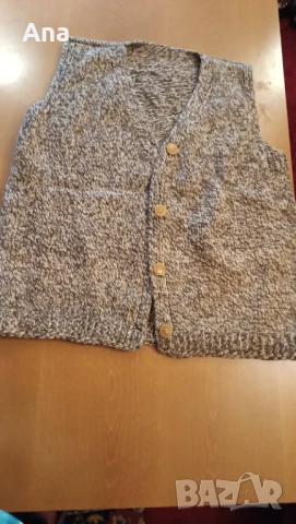 Елек ръчно плетен вълнен, снимка 3 - Елеци - 51000751