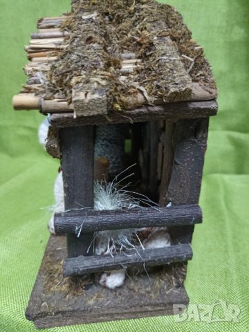 Старинна дървена къщичка с подарък , снимка 2 - Антикварни и старинни предмети - 43496768