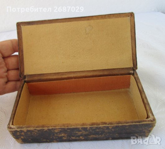 Кожени: Стари кутии, чиния, изделия от кожа, лампион, абажур, моливник, чиния, снимка 5 - Други ценни предмети - 28968026