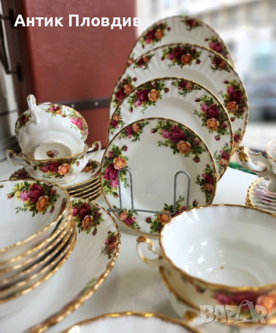 Сервиз за хранене 44 части Royal Albert Old Country Roses, снимка 13 - Сервизи - 53474239