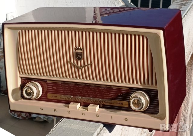 Старо лампово радио Grundig type 87 с УКВ FM 88-108MHz, снимка 3 - Други ценни предмети - 43966377