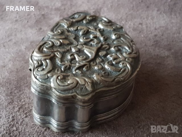Българска възрожденска сребърна кутийка за емфие 19 век, снимка 5 - Антикварни и старинни предмети - 33066816