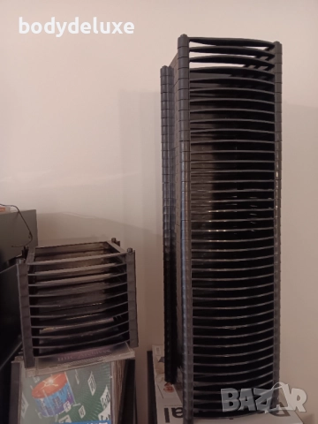 пластмасова етажерка за аудио дискове