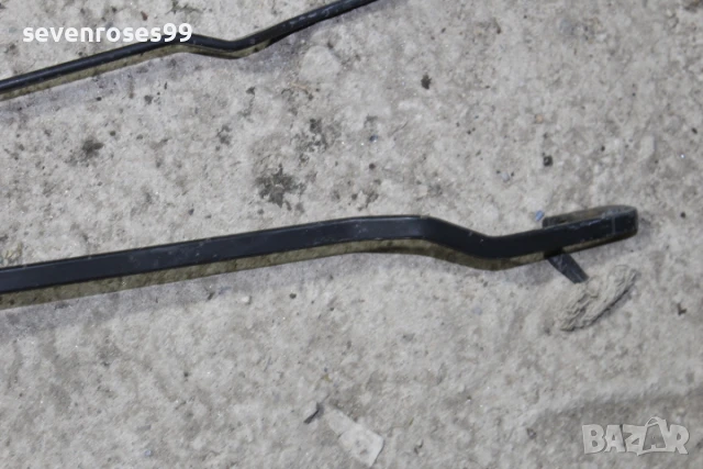 Рамо предни чистачки ляво дясно Фолксваген Голф 3 комби 1.9 tdi 90hp VW Golf 3  1H1955409B  410A, снимка 4 - Части - 50854917