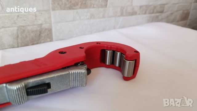 Тръборез за медни и неръждаеми тръби Knipex TubiX Ø 6-35 мм, 90 31 02 SB, снимка 6 - Други инструменти - 50970240