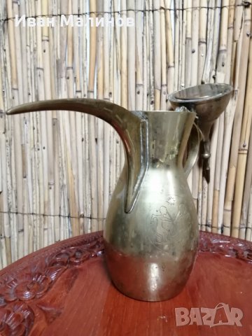 Стар бронзов арабски ибрик , снимка 4 - Антикварни и старинни предмети - 26283812