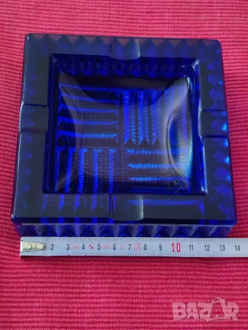 Комплект пепелник и ваза от цветно стъкло, синьо. , снимка 5 - Други стоки за дома - 51227139