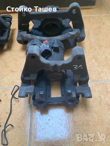 Предни спирачни апарати VW Passat B8 2016, снимка 6 - Части - 47586576