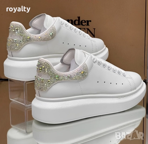Дамски Сникърси Alexander McQueen - Цвят Бяло с Камъчета, снимка 2 - Маратонки - 52423586