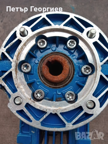 Червячни редуктори., снимка 6 - Резервни части за машини - 53574433