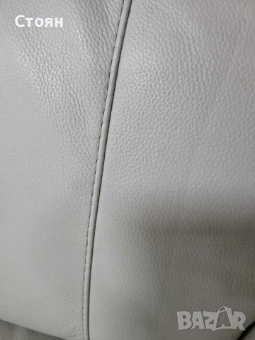 Светло кремав/сив кожен комплект тройка с два фотьойла, снимка 5 - Дивани и мека мебел - 43286135