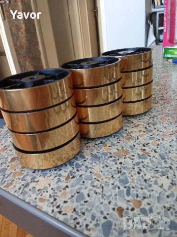 Нови крачета за аудио техника 10 лв за 4бр, Д 50мм , В15мм, снимка 2 - Ресийвъри, усилватели, смесителни пултове - 51616901