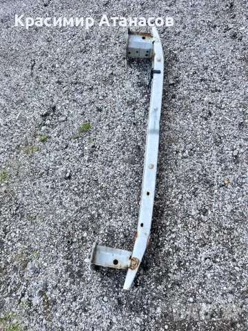 Основа предна броня за Тойота аурис. 2010-2012г, снимка 3 - Части - 49599882