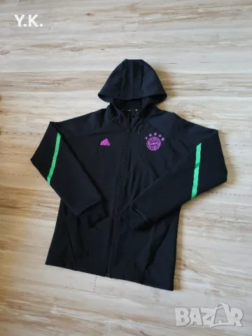 Оригинално мъжко горнище с качулка Adidas x F.C. Bayern Munchen / Season 23-24, снимка 2 - Спортни дрехи, екипи - 47452289