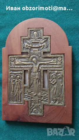 много стар християнски кръст