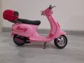 Ретро 2008 Barbie Pink Vespa Scooter Bike, снимка 1 - Колекции - 43367022