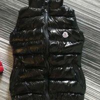 Дамски елек Moncler черен лак, снимка 1 - Елеци - 27023963