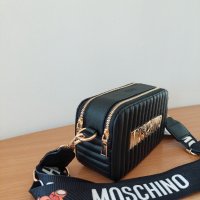 Moschino дамска чанта през рамо код 248, снимка 4 - Чанти - 40695496