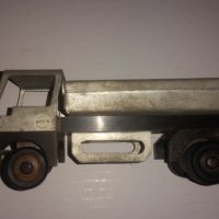 Метална играчка от соца, снимка 1 - Коли, камиони, мотори, писти - 31377328